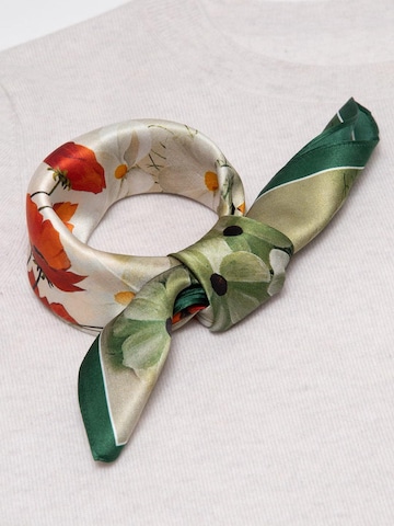 MayTree Scarf in Red