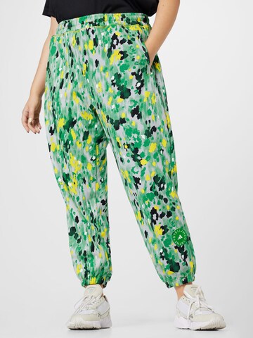 ADIDAS BY STELLA MCCARTNEY Tapered Sportbroek 'Printed ' in Groen: voorkant