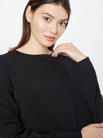 Sisley Sweatshirt in Black