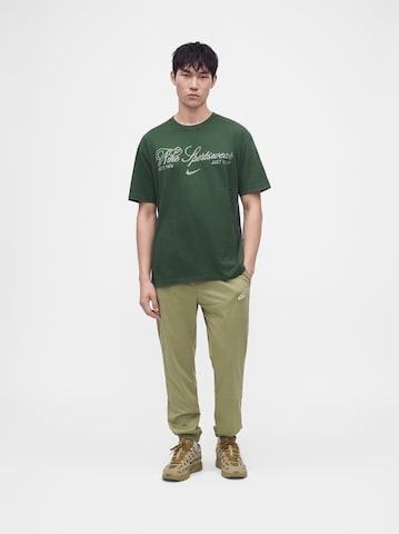 Nike Sportswear - Camisa em verde: frente