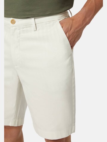 Coupe slim Pantalon Boggi Milano en blanc