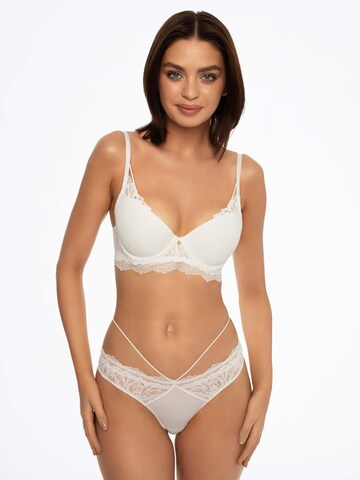 Panty 'Slip Notty, nahtlos, florale Spitze, mit Baumwollzwickel' di ESOTIQ in beige