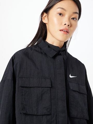 Nike Sportswear Jacke in Schwarz