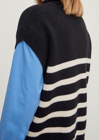 COMMA Knit Cardigan in Black