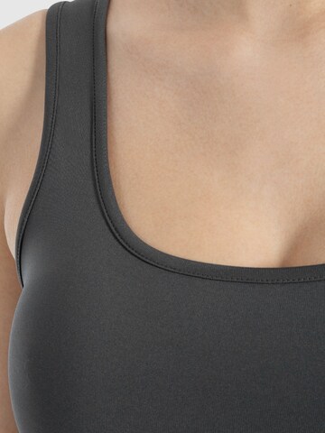 Haut de sport ' Debby ' Smilodox en gris