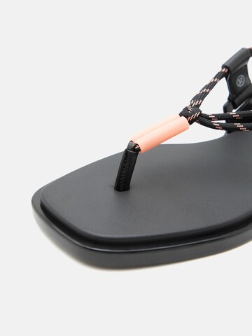 Calvin Klein Teenslipper in Zwart