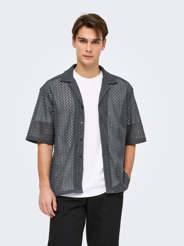 Fit confort Chemise 'ONSNovak' Only & Sons en gris : devant