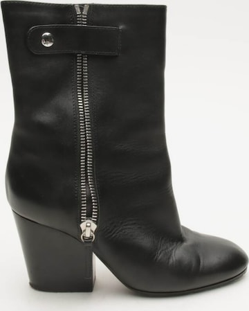 Giuseppe Zanotti Dress Boots in 38 in Black: front