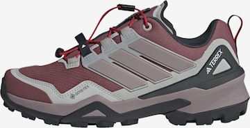 Chaussure basse 'Skychaser' ADIDAS TERREX en rouge : devant