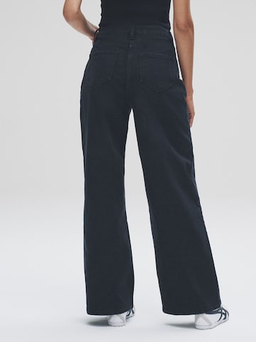 The Set Regular Jeans in Mixed colours