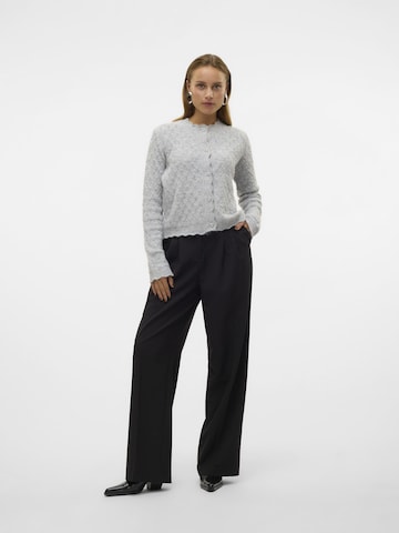 VERO MODA Gebreid vest 'PURDIE ' in Grijs