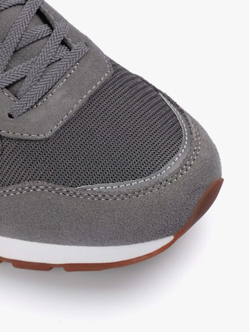 Scalpers Низкие кроссовки в Серый