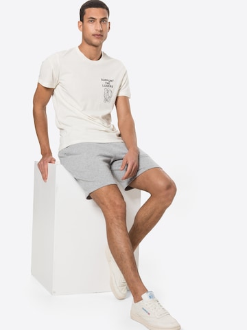 FARAH Regular Shorts 'DURRINGTON' in Grau