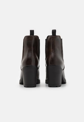 MARCO TOZZI - Botas Chelsea en marrón