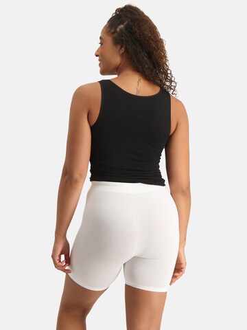 Bamboo basics Skinny Sportshorts 'Suze' in Weiß