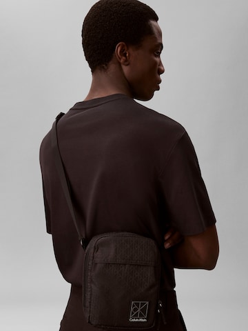 Calvin Klein - Mala de ombro 'UTILITY' em preto