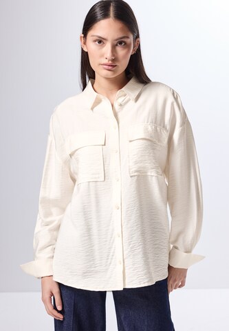 Street One Studio Blouse in White: front