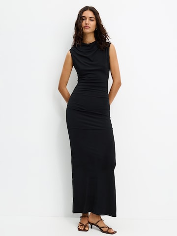 Pull&Bear Dress in Black: front
