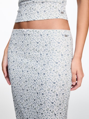 Pull&Bear Sukně – bílá