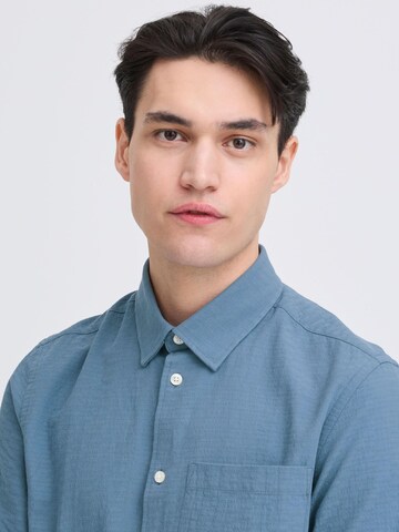 Coupe regular Chemise ' CFAaberg Structured ' Casual Friday en bleu