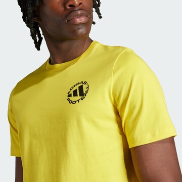 ADIDAS PERFORMANCE - Camiseta funcional en amarillo