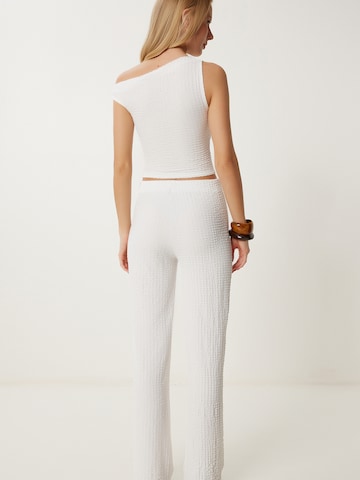 Happiness İstanbul Kostium w kolorze biały