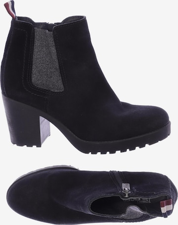 Tommy Jeans Dress Boots in 39 in Black: front
