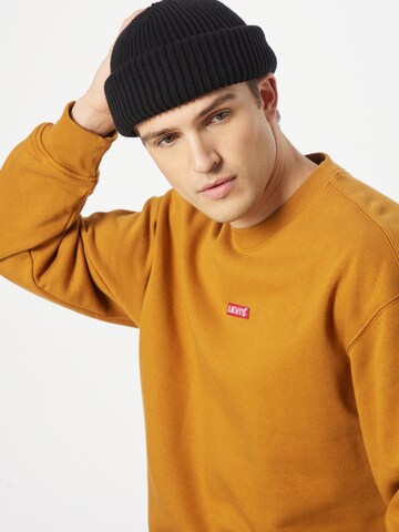 LEVI'S ® Sweatshirt 'Relaxed Baby Tab Crew' in Braun