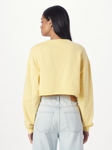 Urban Classics - Sweatshirt em amarelo