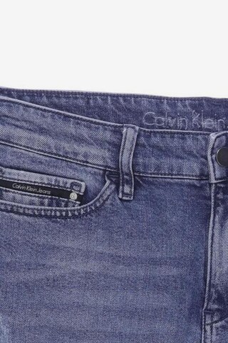Calvin Klein Jeans Shorts in L in Blue