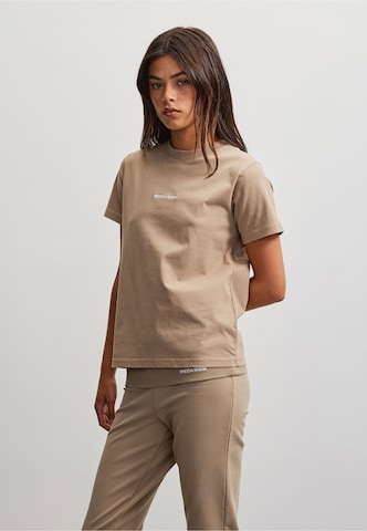 T-shirt 'Lamia' Pegador en beige : devant