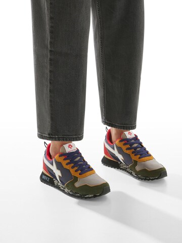 Baskets basses 'JET-M.' W6YZ en mélange de couleurs