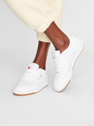 Baskets basses 'CLUB C 85' Reebok en blanc : devant