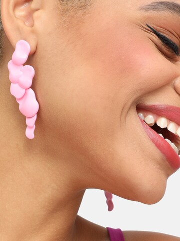 SOHI Ohrringe ' Sagita ' in Pink: Vorderseite