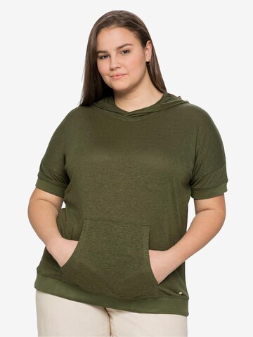 SHEEGO Oversized Shirt in Green: front