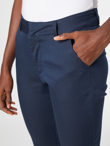 Coupe slim Pantalon chino 'Lea' Kaffe en bleu