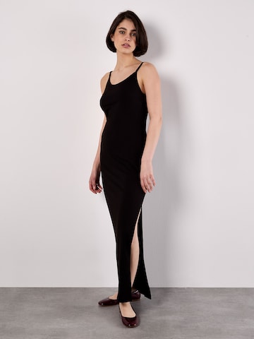 Robe ' ' Apricot en noir