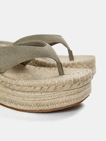 Tongs Pull&Bear en vert