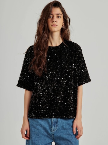 NORR Shirt in Black: front