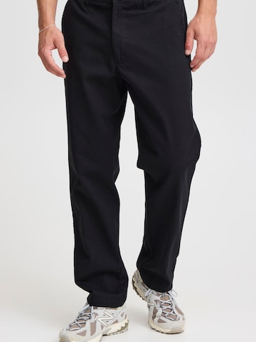 !Solid - Loosefit Pantalón chino 'Matt Liam' en negro: frente