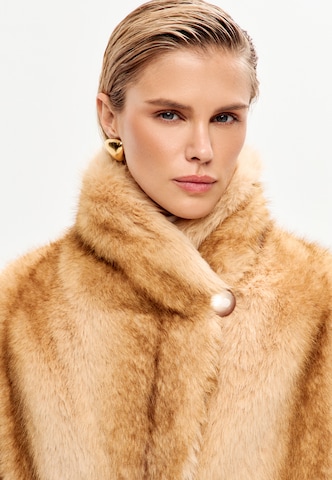 CESARE GASPARI Wintermantel in Beige