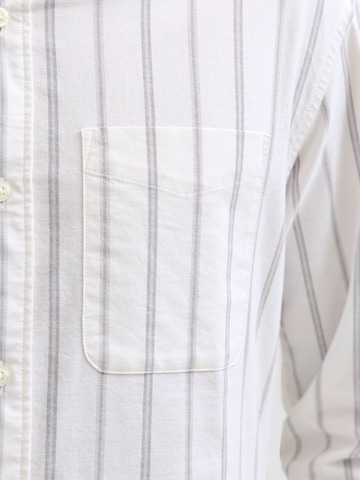 Jack & Jones Premium - Ajuste estrecho Camisa 'JPRBLUBROOK' en blanco