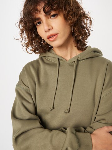 WEEKDAY Sweatshirt in Grün