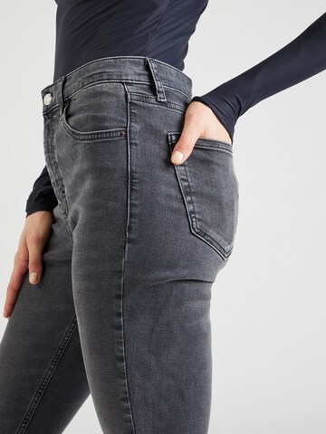 Coupe slim Jean 'Jamie' TOPSHOP en gris