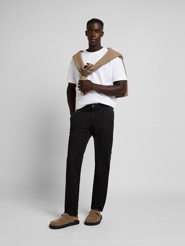 WOTEGA Regular Chino Pants in Black