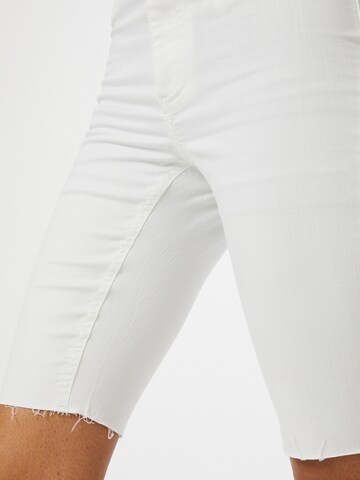 Noisy may - Skinny Pantalón 'BE CALLIE' en blanco