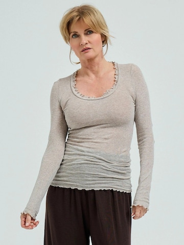 Maglietta 'Romance' di Seamless Basic in beige: frontale