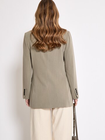 Blazer 'Cindy' di Peppercorn in beige