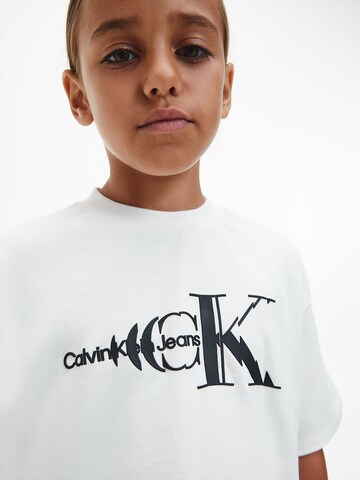 T-Shirt Calvin Klein Jeans en blanc