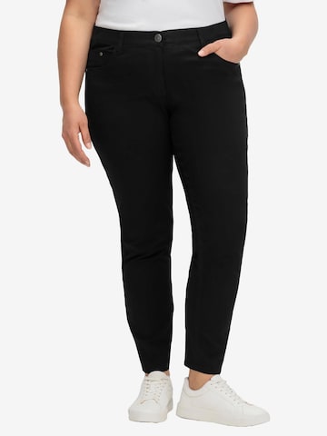 SHEEGO Slimfit Farkut värissä musta: etupuoli